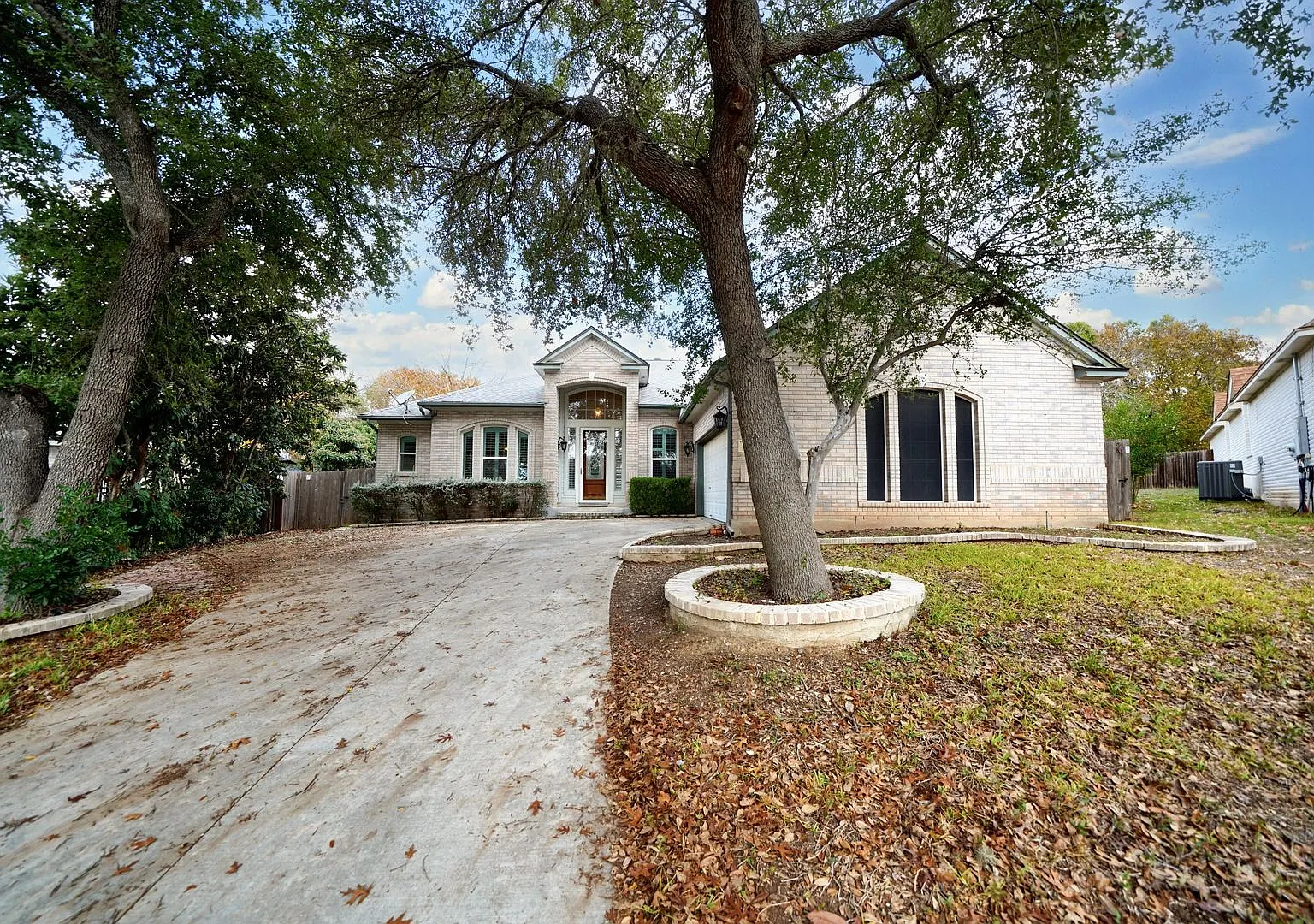 Spacious & Updated 3-Bedroom Home in Deer Creek, Schertz, TX - Realtor Commission: $500 — Photo 1