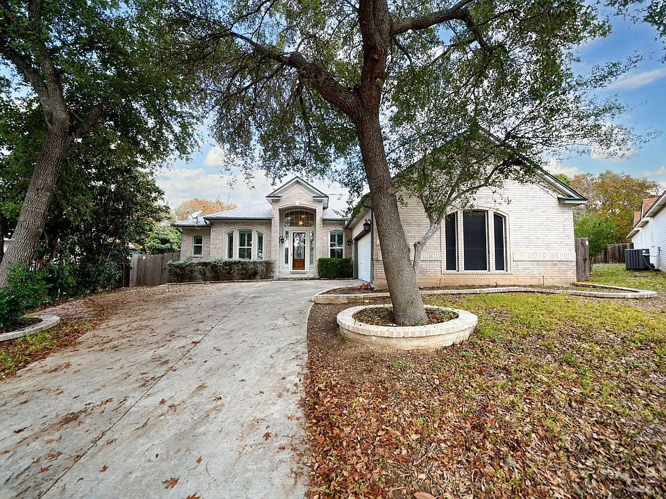 1st image of 213 Doral Ct