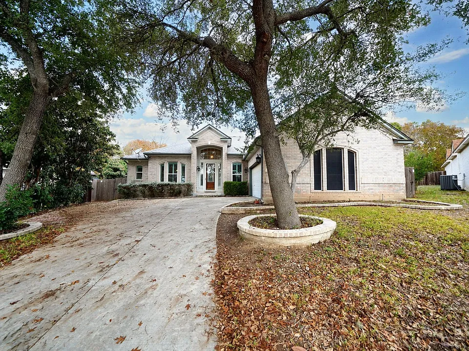 213 Doral Ct