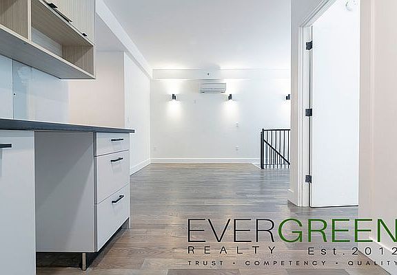 4th image of 323 E 19th St APT 4C