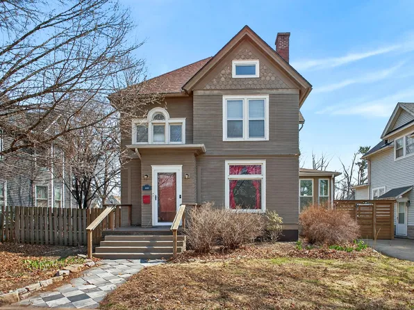 1919 Farnam St, Davenport, IA 52803