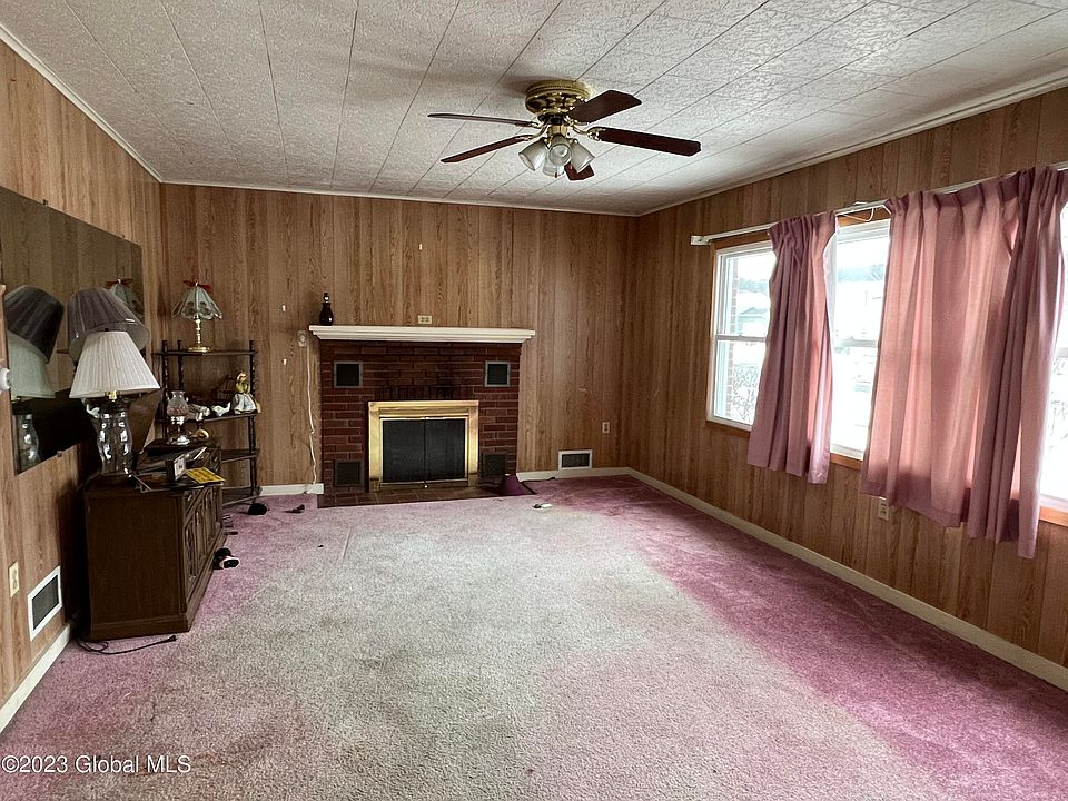 1 Baker Ave, South Glens Falls, NY 12803 Zillow