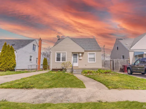 8115 Standard Ave, Center Line, MI 48015