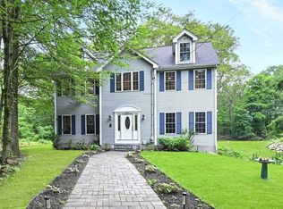 244 North St, Upton, MA 01568