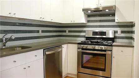 Rented by R New York