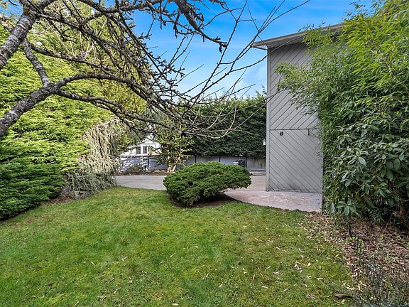 4th image of 711 Bexhill Rd