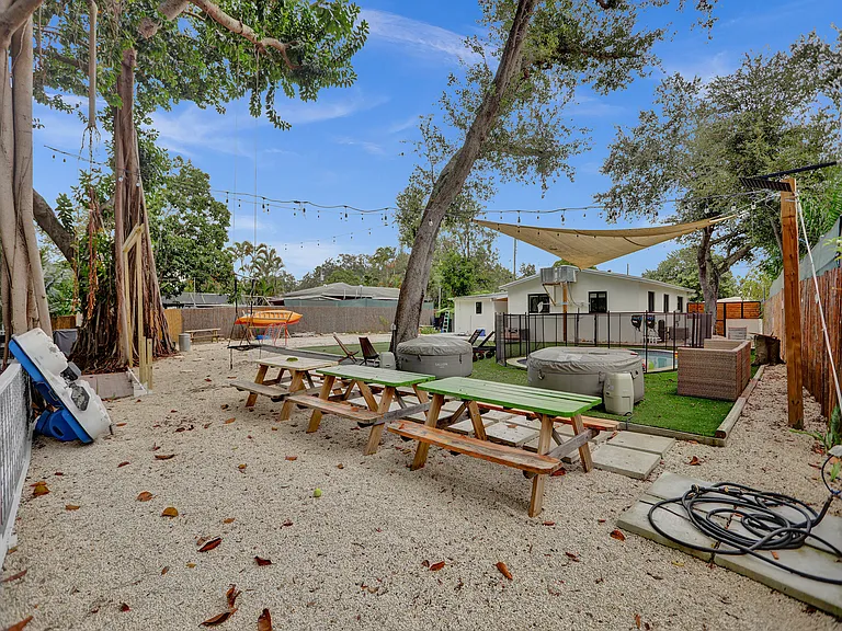 4030 SW 33rd St — Photo 41