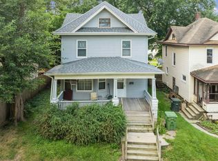 909 W 1st St, Waterloo, IA 50701