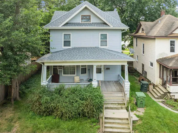 909 W 1st St, Waterloo, IA 50701
