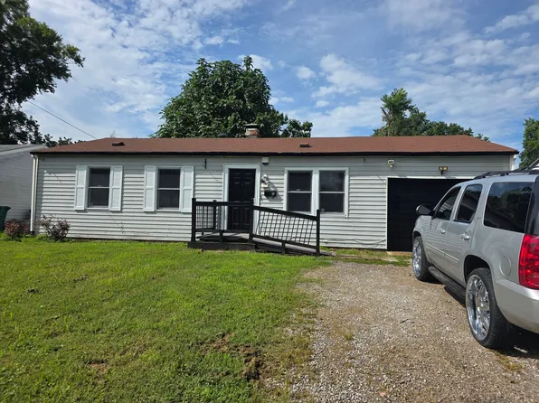 35 Westwood Dr, Cahokia, IL 62206