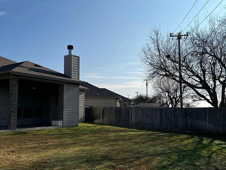 8119 Redbrush — Photo 42