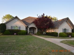 2709 E Smith Dr, Sallisaw, OK 74955