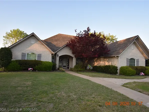 2709 E Smith Dr, Sallisaw, OK 74955