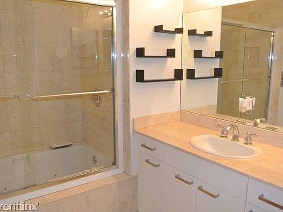 5th image of 21055 Yacht Club Dr APT 310