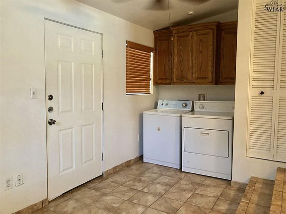 3rd image of 2946 Featherston Ave