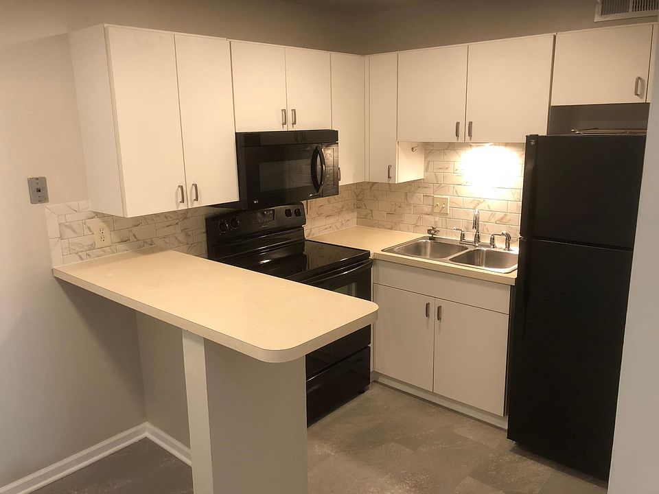 1st image of 9341 Glenwood St APT 7