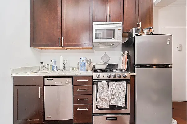 Rented by Living New York | media 12