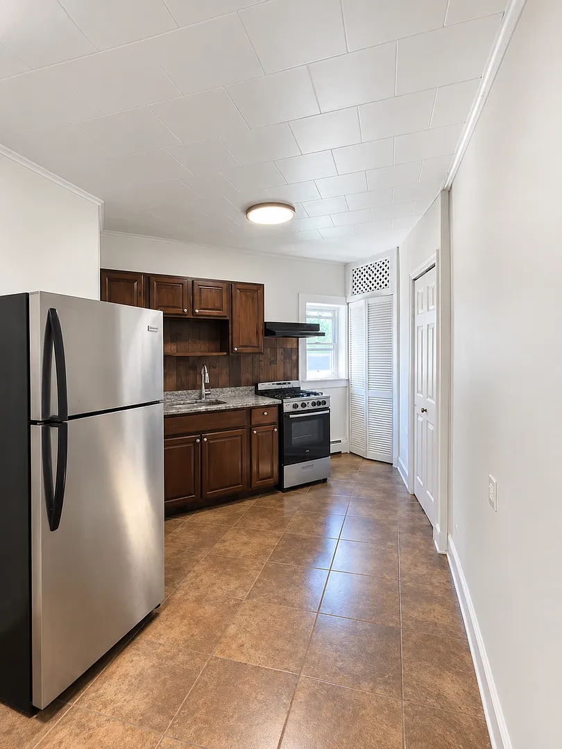 1136 Monroe Ave. — Photo 3