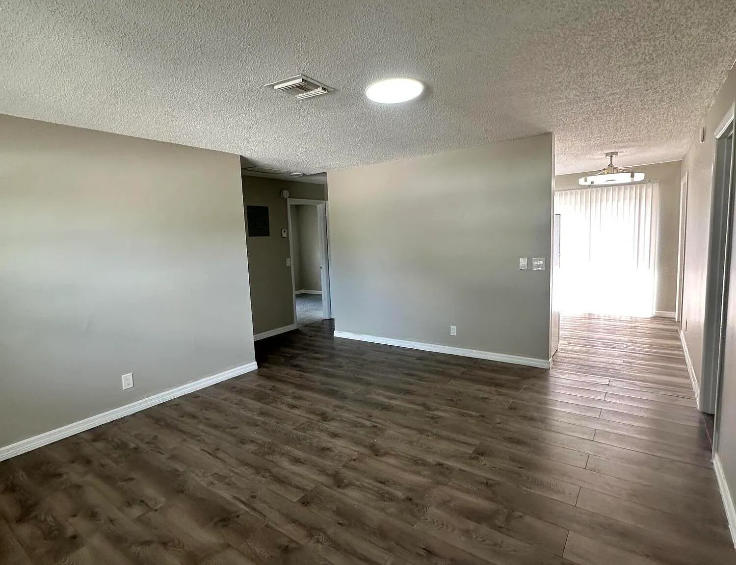 3 bed, 2.0 bath, 750 sqft, $2,800 — Photo 2