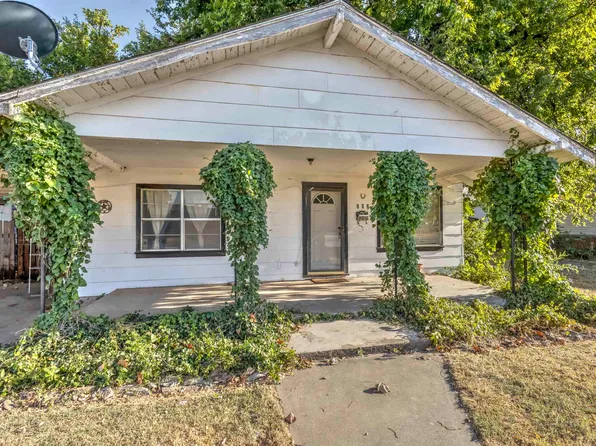 202 Hill Ave, Comanche, OK 73529