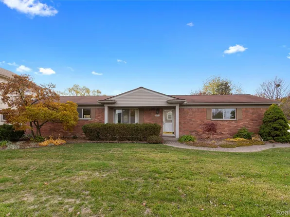 8915 Oakview St, Plymouth, MI 48170