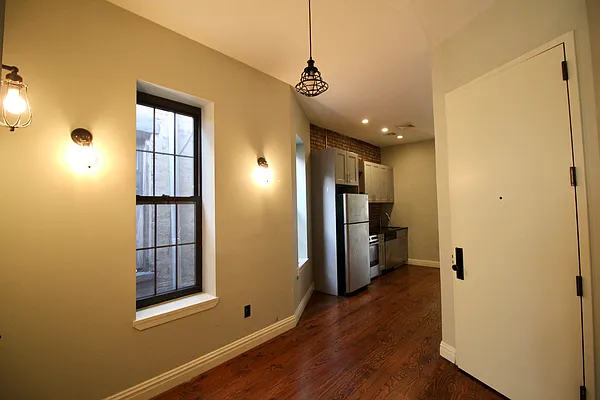 Rented by Hagstrom Management Inc | media 18