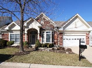 11 Picardy Hill Dr, Chesterfield, MO 63017