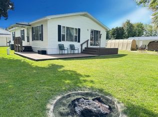 330 Twin Lake Rd, Beaverton, MI 48612