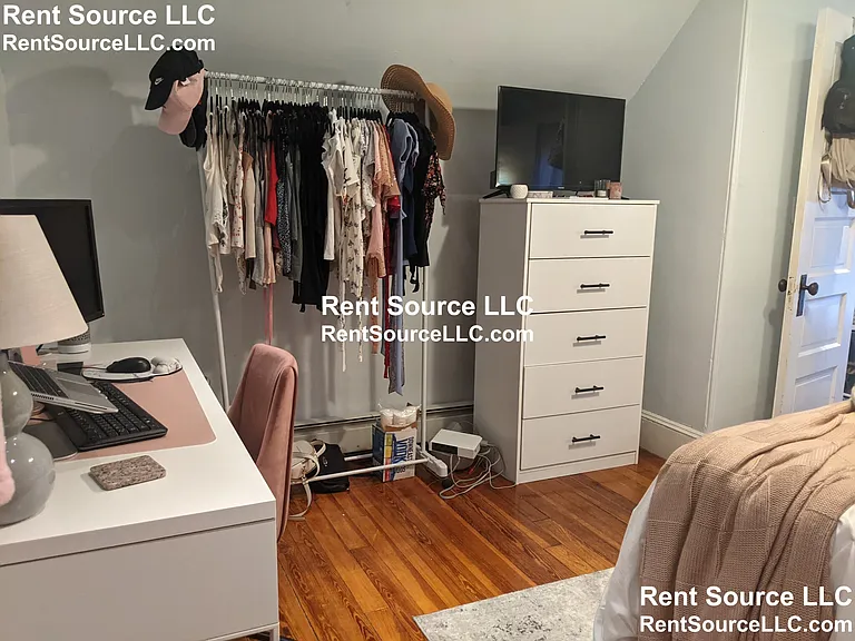 138 W Adams St — Photo 25