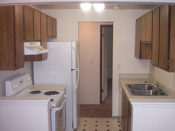 4th image of 12327 118th Avenue Ct E APT A