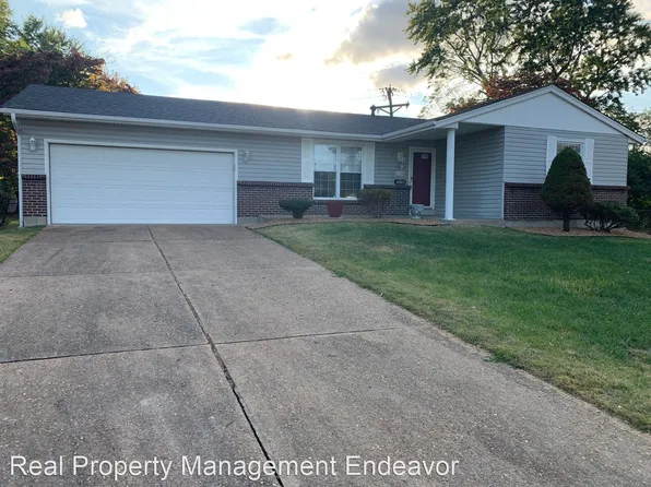 11850 Boward Ct, Maryland Heights, MO 63043
