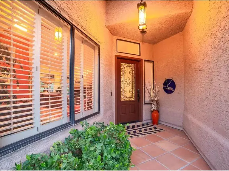 6421 N Via Divina — Photo 4