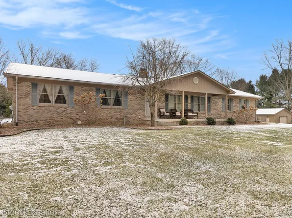 8164 Kearney Rd, Whitmore Lake, MI 48189
