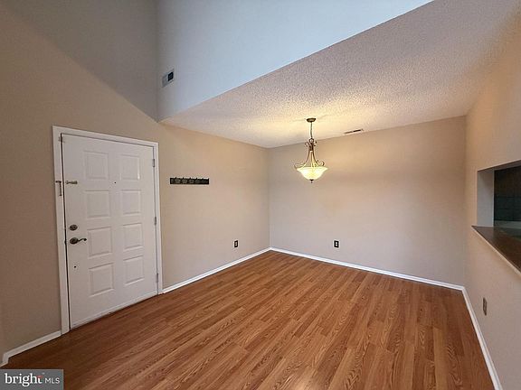 5th image of 5115C Aberdeen Dr