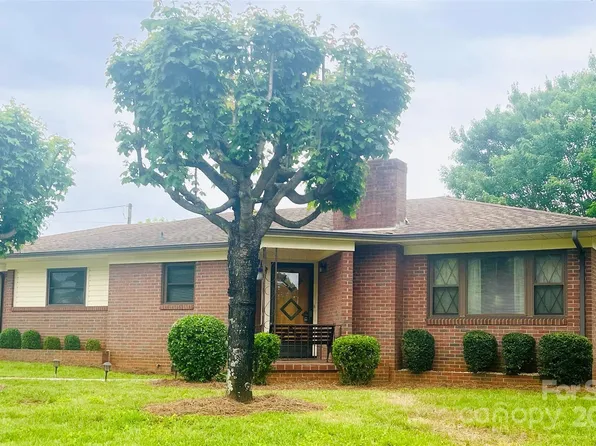 2135 Enon Rd, Morganton, NC 28655