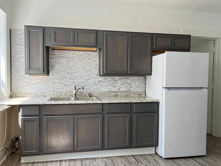 2324 Atwood Ave #1 — Photo 14