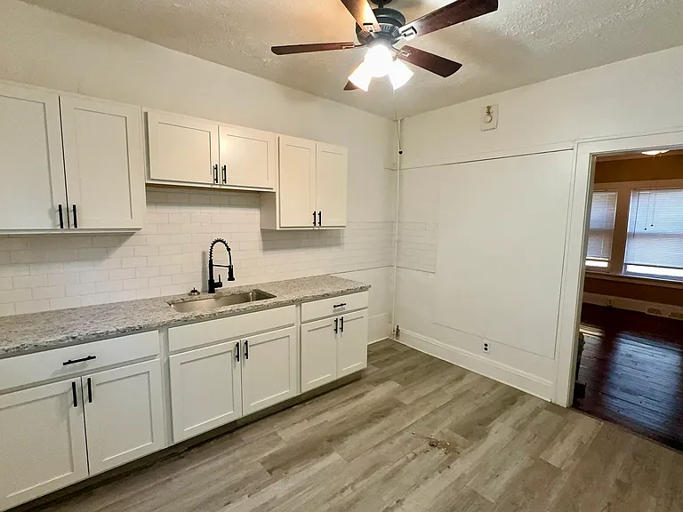 2201 Oakdale Rd — Photo 2