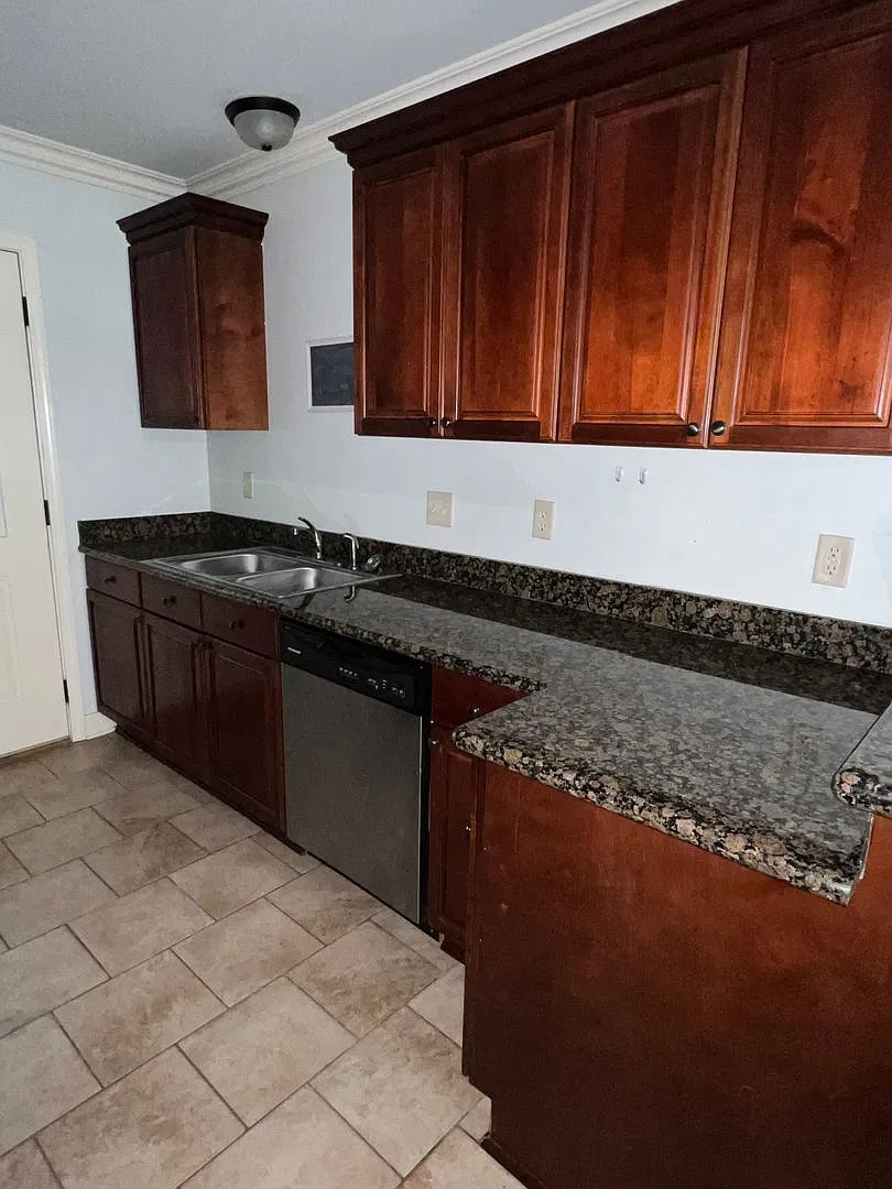 514 Idlewild Drive — Photo 4