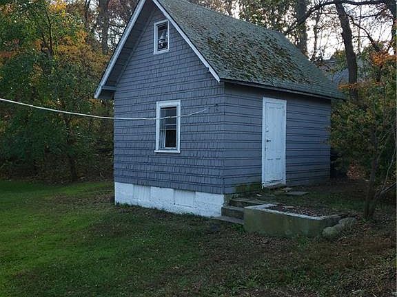 5th image of 305 Rosemont Ave