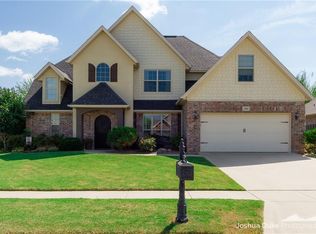 1898 S Doral Dr, Fayetteville, AR 72701