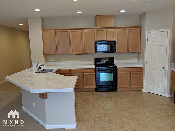 5th image of 11098 Colton Dr