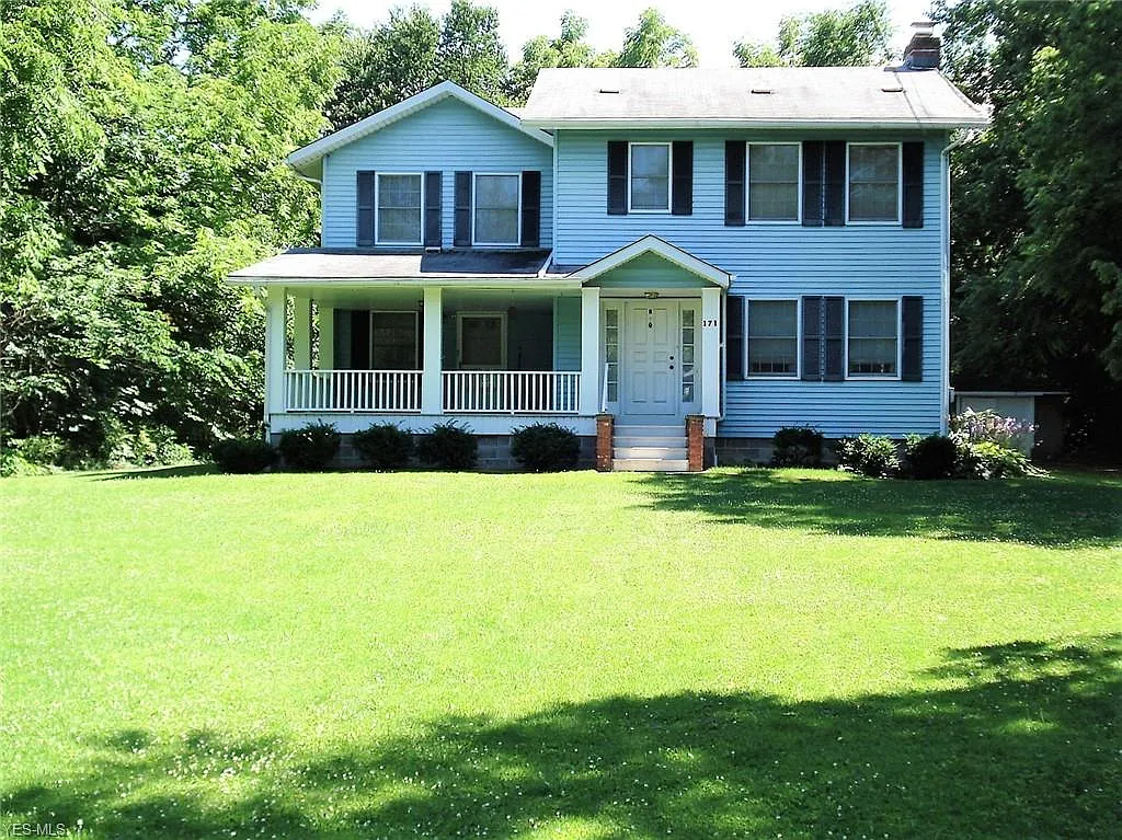 171 Forest St photo 1