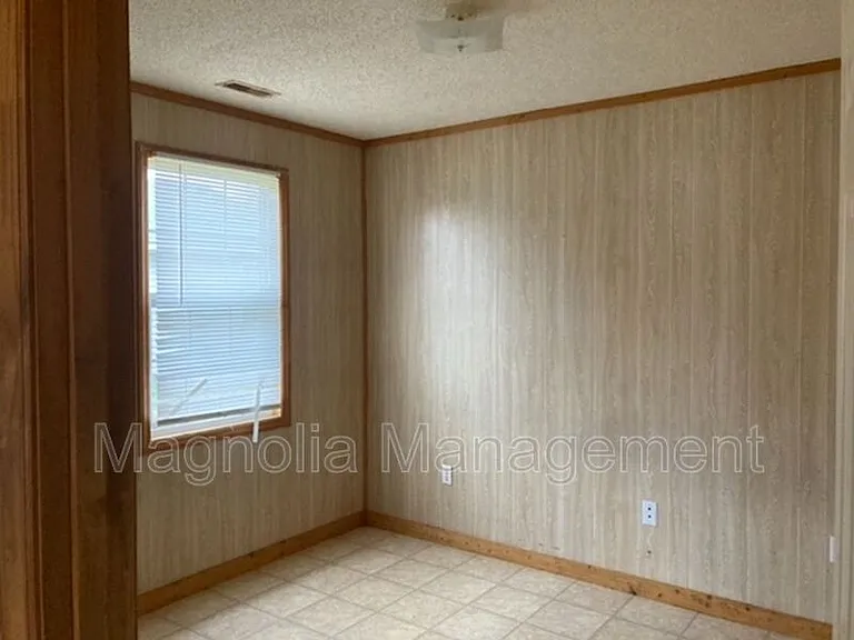 619 Alexander Ave — Photo 4