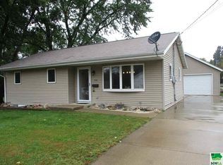 416 Summit St, Cherokee, IA 51012