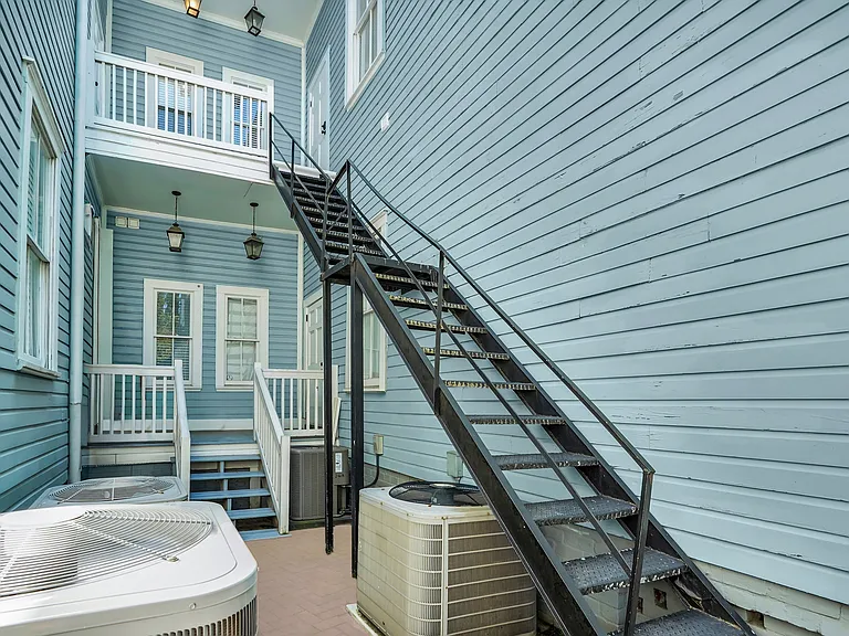 216 W Park Ave #C — Photo 40