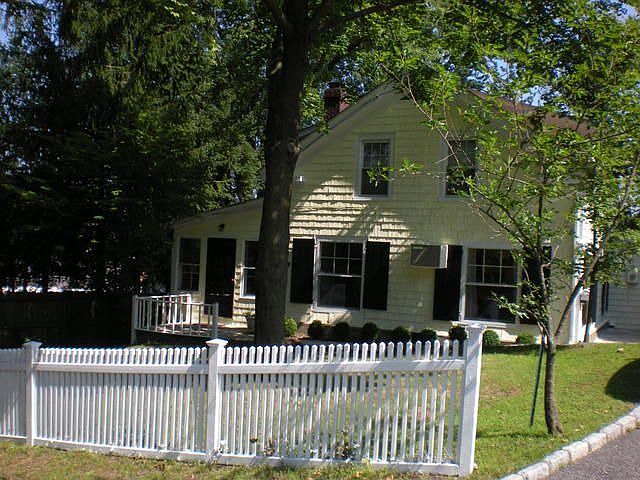 1st image of 28 Hill St