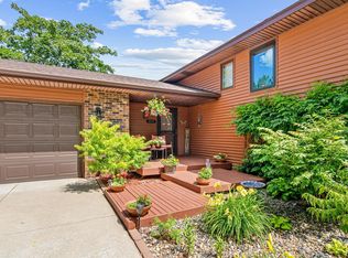 3597 Gresham Ave N, Oakdale, MN 55128