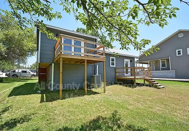 2902 Katy St — Photo 10