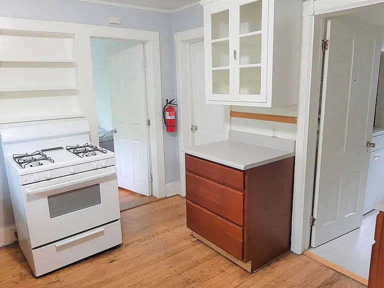 123 Columbia Street — Photo 9