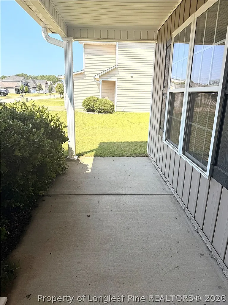 4 bed, 2.5 bath, 1982 sqft, $2,250 — Photo 3